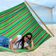 Mexico Green hammock comes in the most beautiful colors with 140 cm wooden spreader bars. No. VTQ555/140